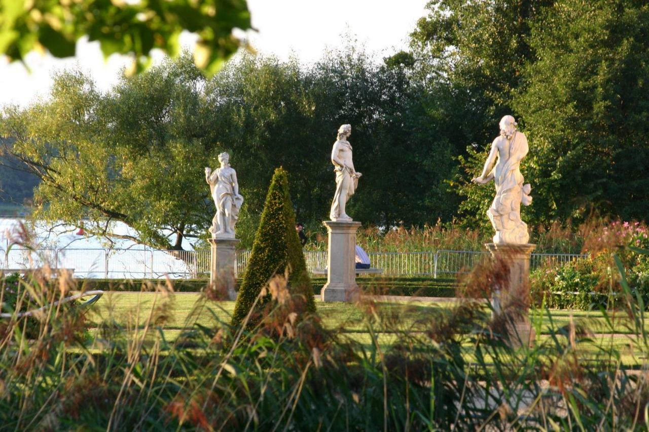 Marstall Im Schlosspark Rheinsberg Exterior photo
